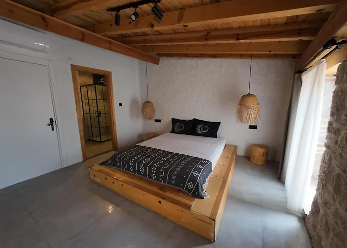 Samta Kuecuekkoey Hotel *