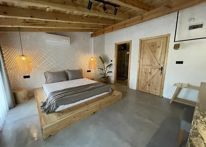 Samta Kuecuekkoey Hotel *